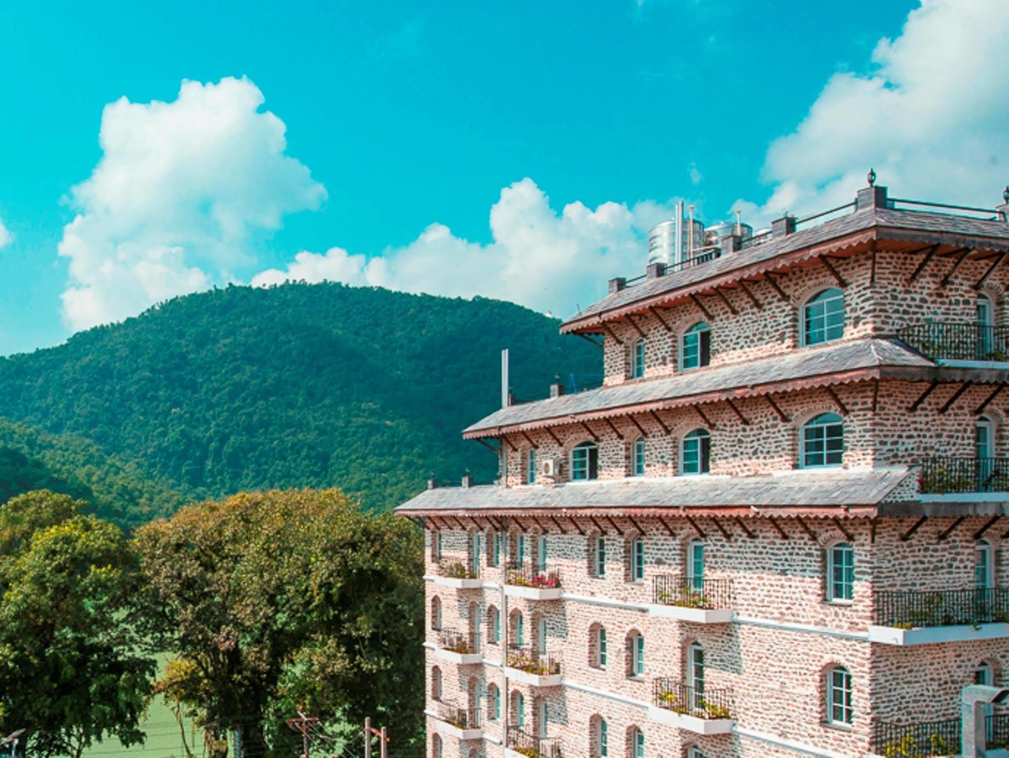 Glacier Hotel & Spa Pokhara Luaran gambar